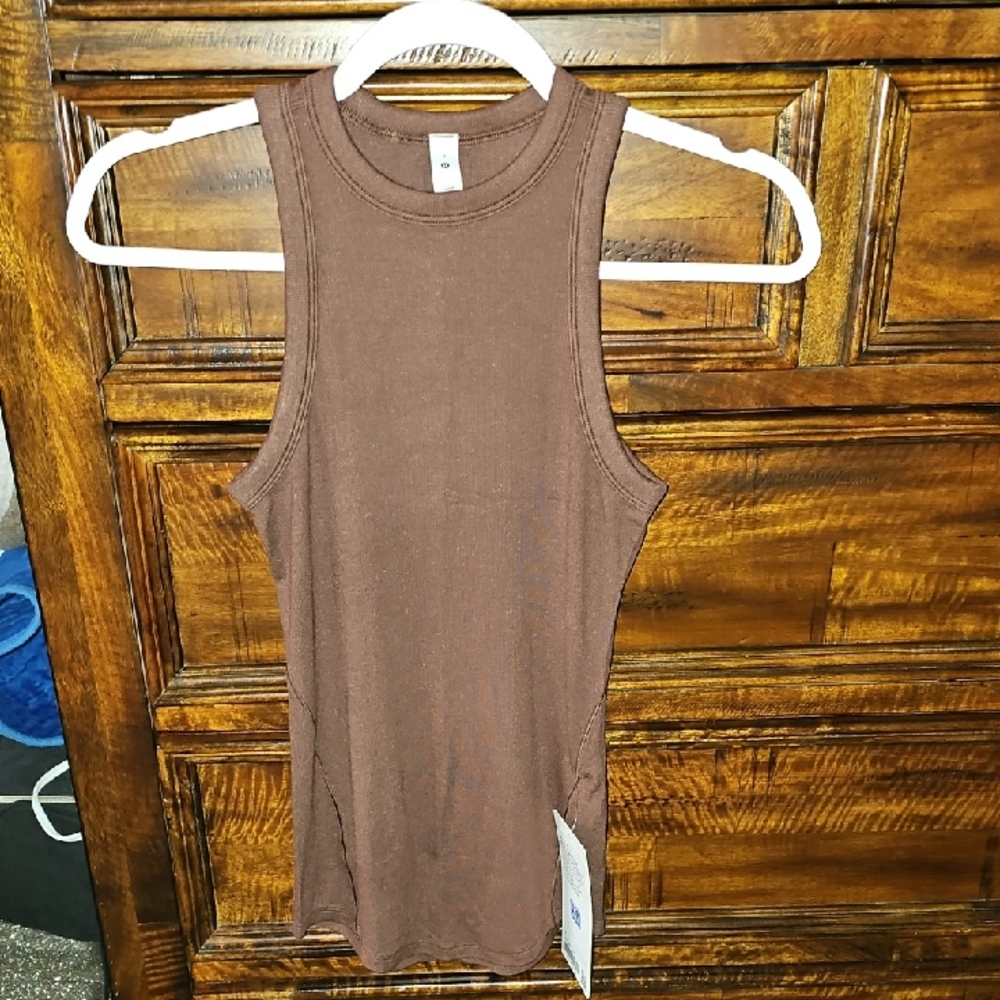 Lululemon Hold Tight Tank, JAVA!! RARE!! NWTS SZ 2
